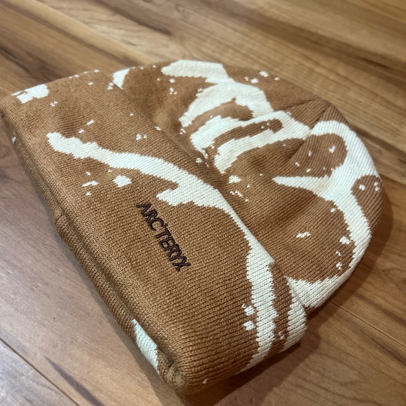 Arc’teryx Grotto Toque Beanie Brown - Picture 3 of 4